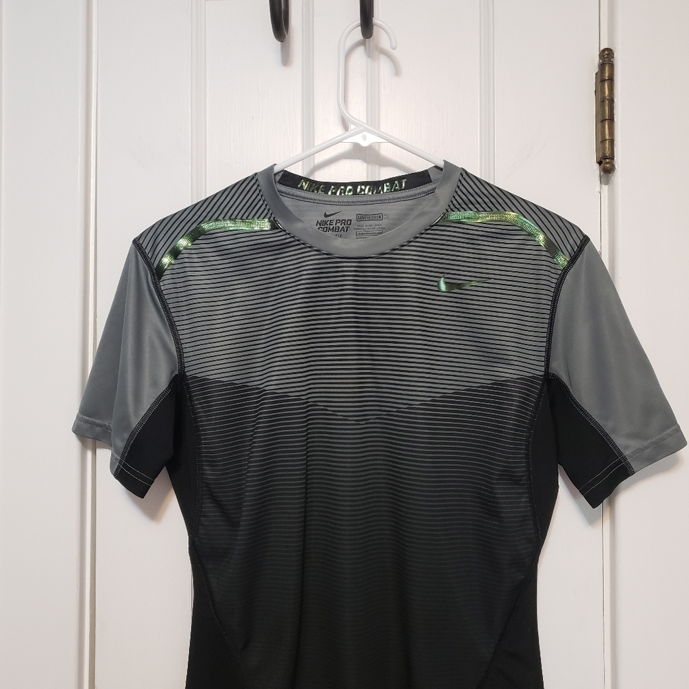 Nike Pro Combat Hypercool Compression T Shirt - Picture 2 of 8